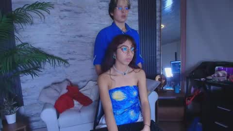 redhood_1_ online show from March 5, 12:58 pm