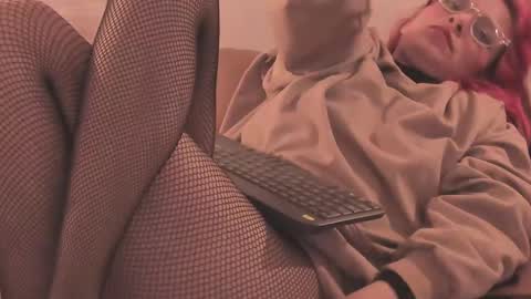 Snapshot of redmeloddy chatting on March 11, 10:53 pm Meloddy online show from March 11, 10:53 pm