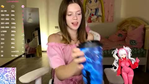 Snapshot of regeniastetson chatting on October 19, 3:49 pm Lucy online show from October 19, 3:49 pm