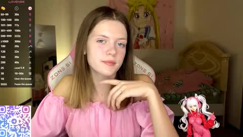 Snapshot of regeniastetson chatting on October 17, 3:27 pm Lucy online show from October 17, 3:27 pm
