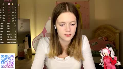 Snapshot of regeniastetson chatting on October 14, 4:32 pm Lucy online show from October 14, 4:32 pm