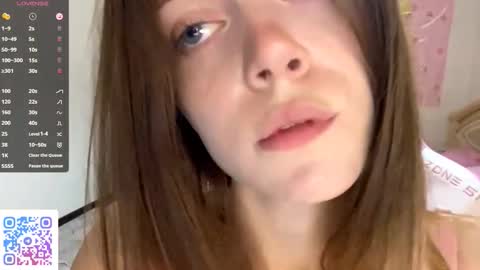 Snapshot of regeniastetson chatting on October 2, 4:17 pm Lucy online show from October 2, 4:17 pm