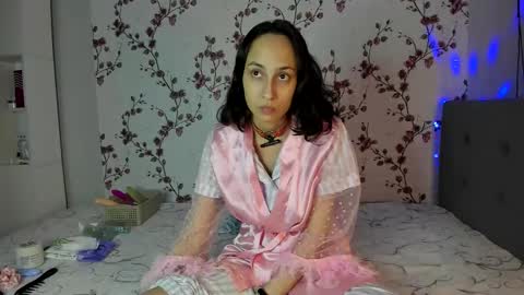 Snapshot of reginamoon12 chatting on September 26, 4:37 pm Alisa online show from September 26, 4:37 pm