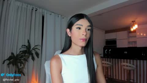 Snapshot of reichel_gray chatting on October 13, 5:42 am REICHEL online show from October 13, 5:42 am
