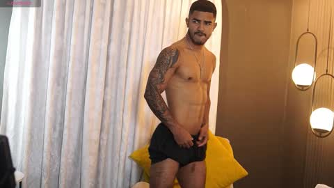 Reik online show from November 18, 12:30 pm