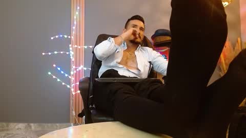   REIKO  online show from February 25, 8:01 pm