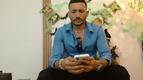 Snapshot of reiko_85_ chatting on October 13, 8:22 pm REIKO online show from October 13, 8:22 pm