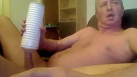 reini7211 online show from July 8, 2:37 am