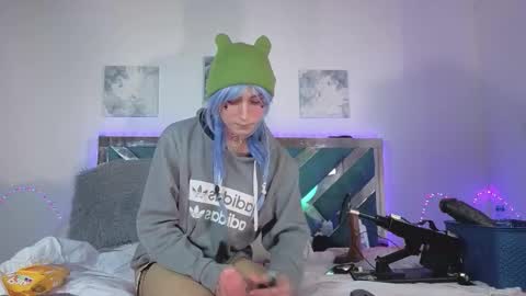 reiv_femboy online show from November 20, 9:08 am