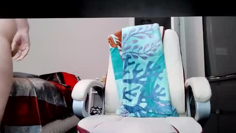 remmi556692 online show from November 13, 3:37 pm