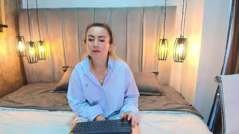renata_fitnes online show from June 2, 12:18 pm