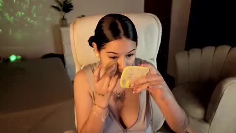 renaxi_smith online show from October 1, 9:35 pm