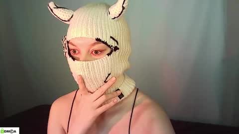 Renesme White Im here from Monday to Friday online show from May 7, 2:29 am