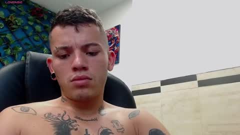 R E N E  online show from February 25, 7:52 am