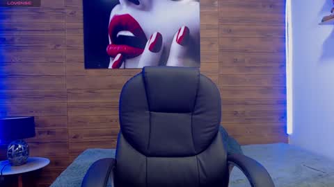 R E N E  online show from January 22, 8:28 pm