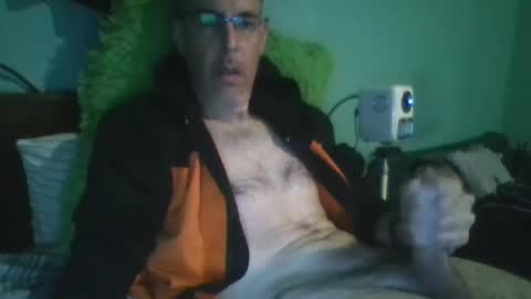 reyes_albert2006 online show from November 10, 1:19 am