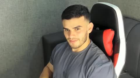Snapshot of ricardogonzalez666 chatting on February 18, 3:53 am ricardogonzalez666 online show from February 18, 3:53 am