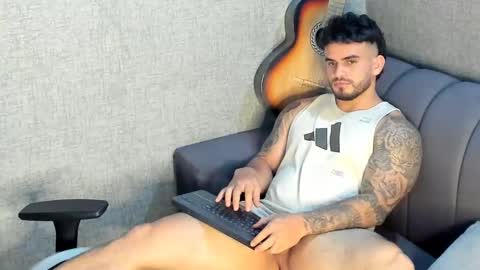 Snapshot of ricardogonzalez666 chatting on October 13, 11:29 pm ricardogonzalez666 online show from October 13, 11:29 pm