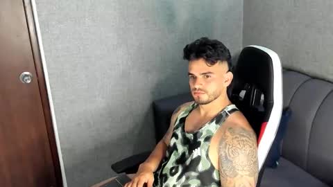 Snapshot of ricardogonzalez666 chatting on October 18, 2:38 am ricardogonzalez666 online show from October 18, 2:38 am