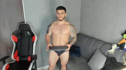 Snapshot of ricardogonzalez666 chatting on February 27, 8:53 pm ricardogonzalez666 online show from February 27, 8:53 pm