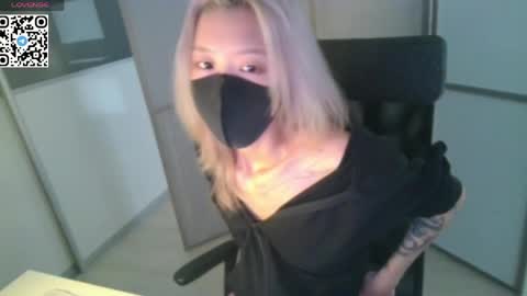 Jiwoo online show from May 13, 5:50 am