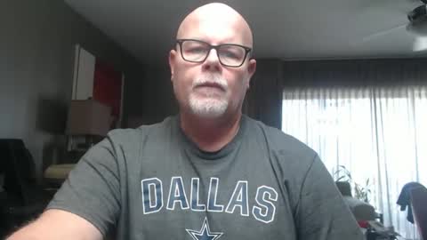 Snapshot of rich32937 chatting on January 4, 1:10 pm rich32937 online show from January 4, 1:10 pm