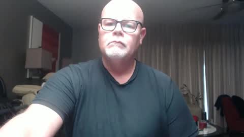Snapshot of rich32937 chatting on December 27, 8:18 pm rich32937 online show from December 27, 8:18 pm