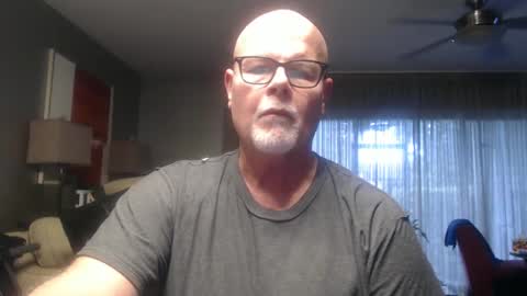 Snapshot of rich32937 chatting on October 2, 12:48 pm rich32937 online show from October 2, 12:48 pm