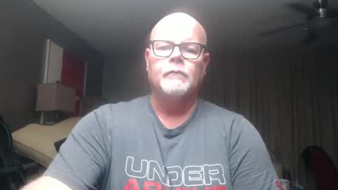 Snapshot of rich32937 chatting on March 4, 9:18 am rich32937 online show from March 4, 9:18 am