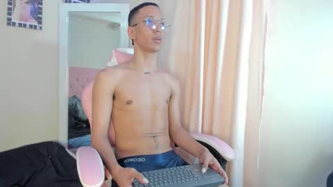 Rich4rd27  online show from November 21, 6:00 am