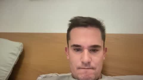 londongent online show from October 6, 8:43 am