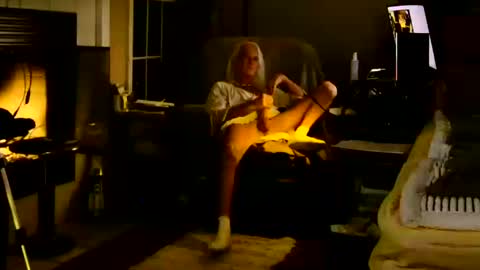 Snapshot of ricks4fun chatting on October 18, 4:27 am PINK HOLE TWINK online show from October 18, 4:27 am