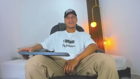 Ricky  online show from February 25, 7:06 pm