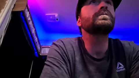 rideatdawn420 online show from October 14, 5:43 am