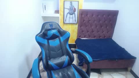Snapshot of rihana_milan chatting on September 26, 8:39 pm RIHANA online show from September 26, 8:39 pm