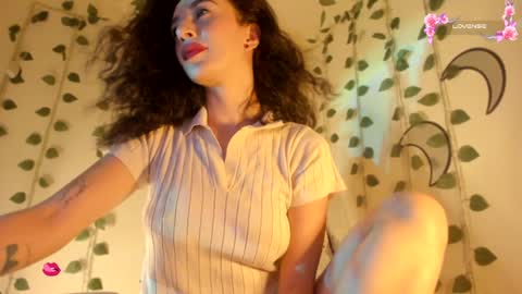 Snapshot of riiley_ chatting on December 6, 1:13 am Independent model online show from December 6, 1:13 am