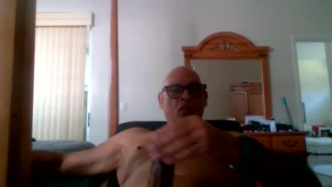 Snapshot of rionel chatting on December 4, 6:22 pm RioNel online show from December 4, 6:22 pm