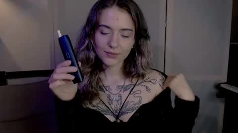 Snapshot of risha_laass chatting on December 6, 7:50 pm risha_laass online show from December 6, 7:50 pm