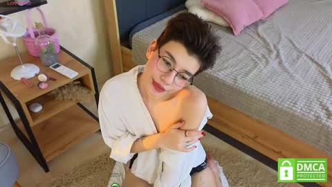 Agnes online show from March 7, 11:40 am