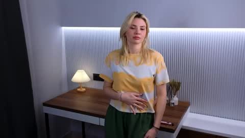 Sarah. online show from March 23, 5:07 pm