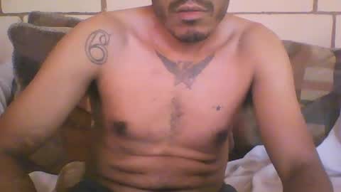 rmorenoout666 online show from June 17, 10:26 pm
