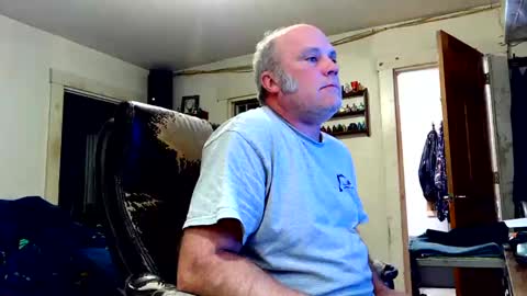 Snapshot of rnrd chatting on October 1, 2:10 am rnrd online show from October 1, 2:10 am
