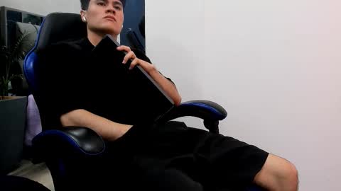 Snapshot of roan_birkin chatting on October 7, 11:34 pm Roan Birkin online show from October 7, 11:34 pm