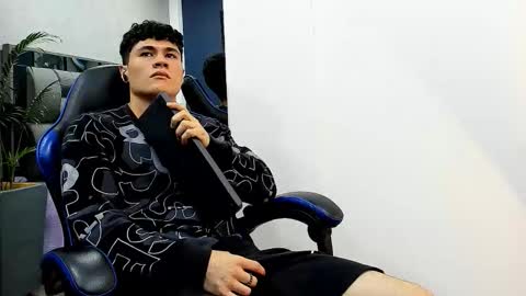 Snapshot of roan_birkin chatting on October 2, 9:35 pm Roan Birkin online show from October 2, 9:35 pm