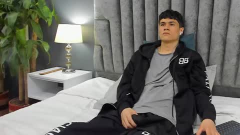 Snapshot of roan_birkin chatting on February 26, 10:58 pm Roan Birkin online show from February 26, 10:58 pm