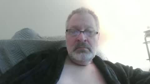 rob872217 online show from May 2, 6:36 pm