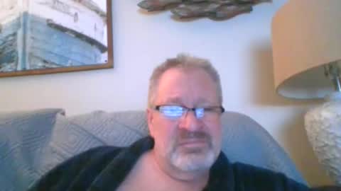 rob872217 online show from January 1, 9:28 am