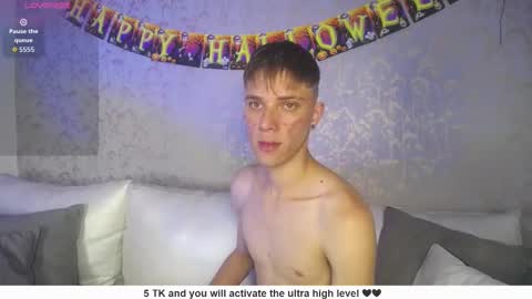 Snapshot of robbinblaze chatting on October 8, 8:59 pm Robbin online show from October 8, 8:59 pm