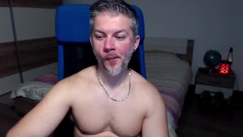 Snapshot of robbyshawz chatting on March 10, 11:12 am robbyshawz online show from March 10, 11:12 am