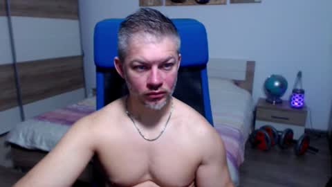 robbyshawz online show from December 15, 5:25 am